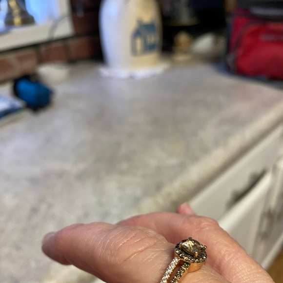 LeVian rose gold chocolate diamond ring, size 5. - Picture 3 of 3